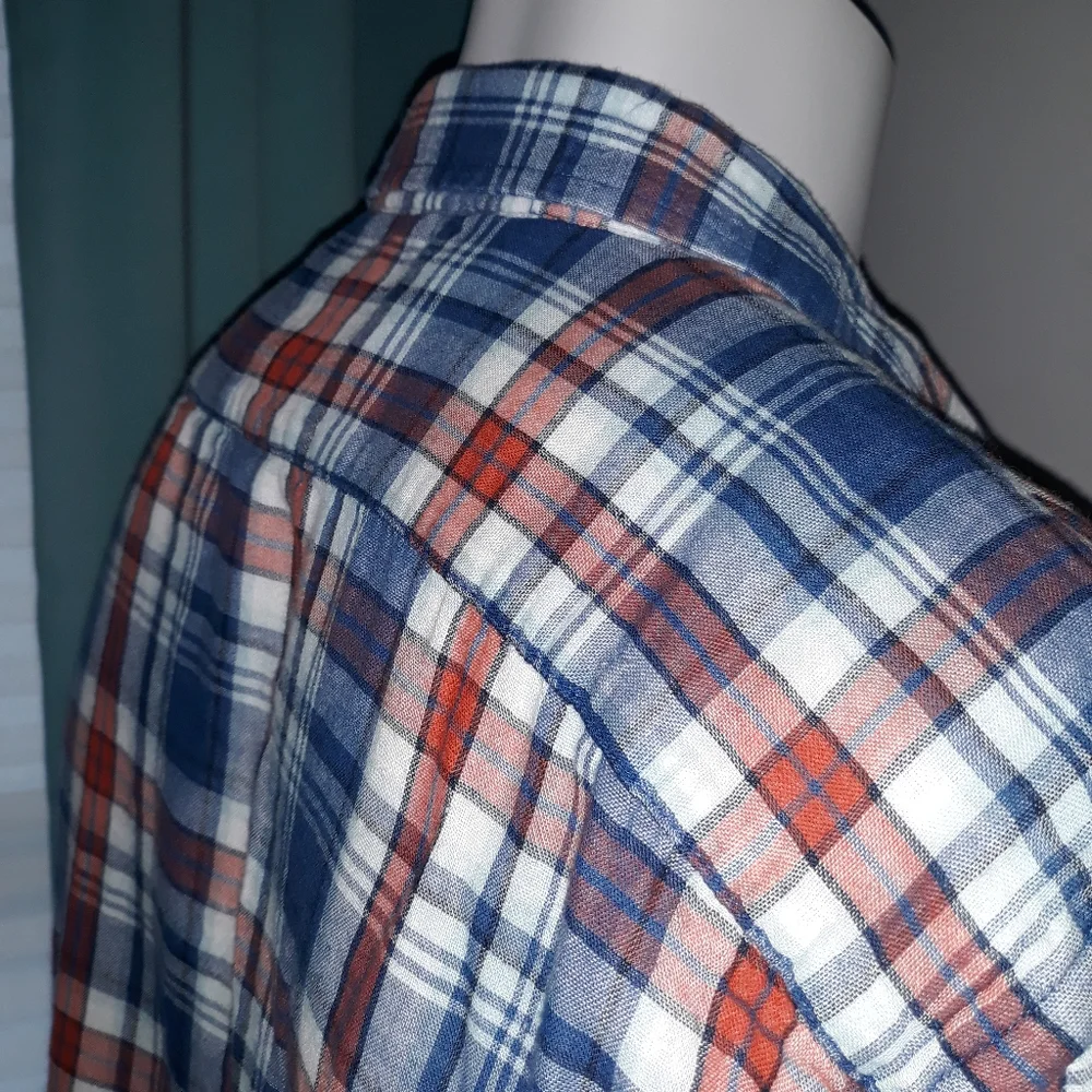 Banana Republic mens blue and red plaid cotton shirt. Medium